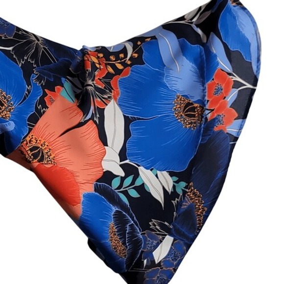 Avenue‎ Blue Floral V-Neck Blouse - Picture 8 of 14